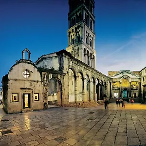 Gasthuis Julije, Split